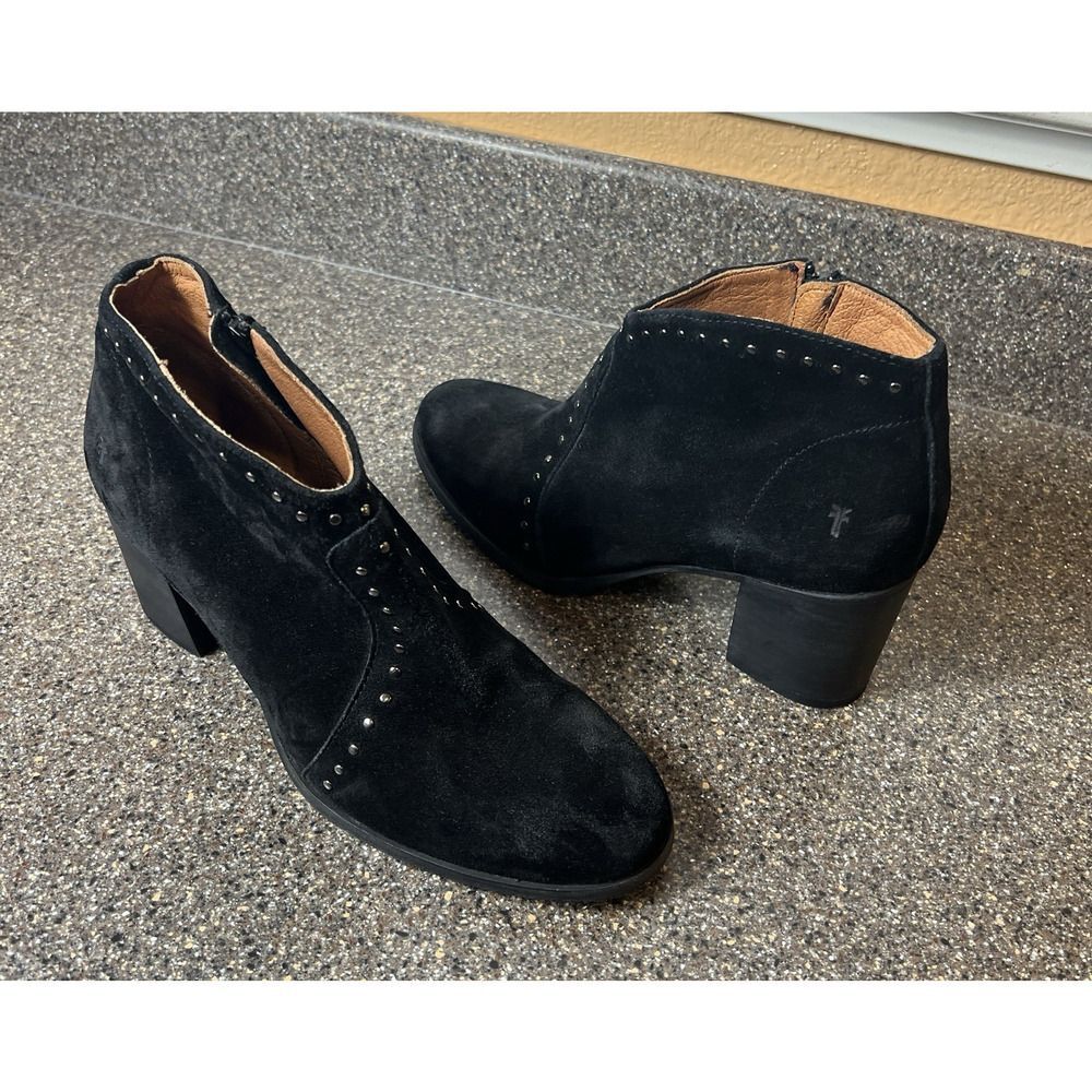 FRYE Womens Size 9.5 B Black Suede Studded High Heel Round Toe ZipUp Ankle Boots